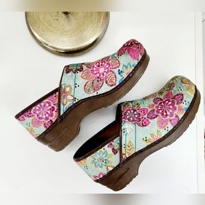 Sanita clogs floral lace blue pink clocks
